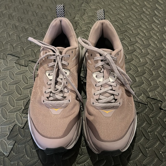 Hoka one one challenger woman’s shoes - Picture 2 of 10